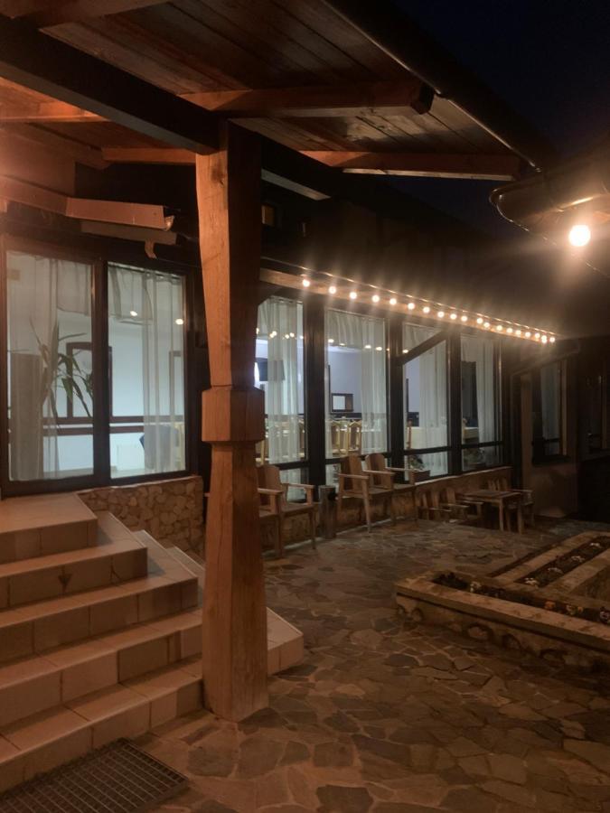 Hotel No Comment Rustic Curtea de Argeş Exterior foto